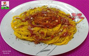 Espaguetis Al Pesto Rojo
