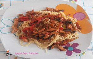 Espaguetis Con Pechuga De Pollo Y Verduras
