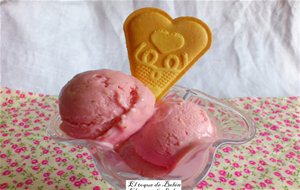 Helado De Fresa Con Gelatina
