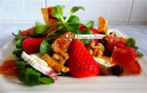 Ensalada De Fresas Y Crujiente De Jamon
