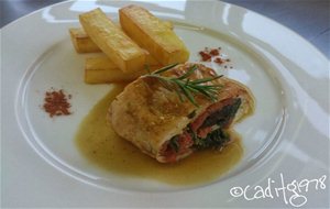 Pollo Relleno En Su Salsa Con Patatas Puente Nuevo
