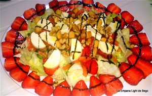 Ensalada Completa De Fresas Con Crema Balsámica
