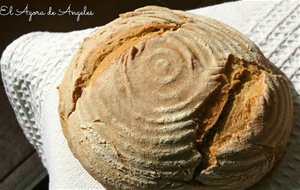 Pan De Trigo Y Centeno Con Masa Madre En Baneton
