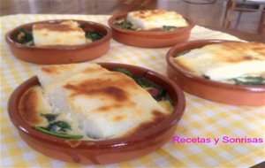 Bacalao Gratinado Con All I  Oli Y Miel Sobre Una Base De Espinacas Y Manzana 
