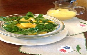 Ensalada De Canonigos Con Mango Y Manzana Con Vinagreta De Mango
