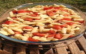 Ensalada De Pasta, Tomate, Manzana Y Pasas
