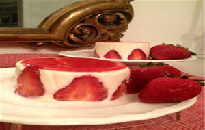 Panna Cotta Con Coulis De Fresones
