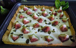 Tarta De Higos, Queso Crema Y Menta.
