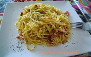Espaguetis A La Carbonara.
