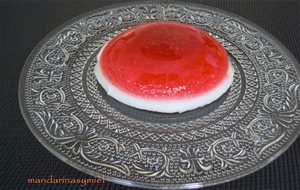 Panna Cotta De Vainilla Y Gelatina De Fresas.
