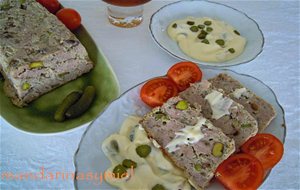 Pastel De Carne Y Pistachos Al Brandy. 
