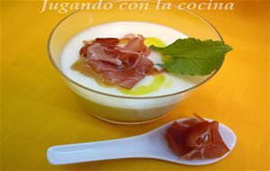 Sopa Fría De Melón Con Jamón
