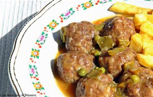 Albóndigas En Salsa De Verduras
