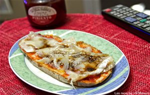 Tosta De Pimiento Endulzado Y Bacalao Ahumado
