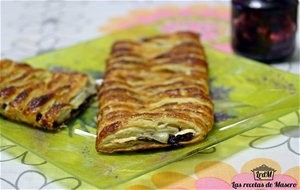 Trenza De Hojaldre Caramelizada De Queso Brie Y Mermelada De Moras
