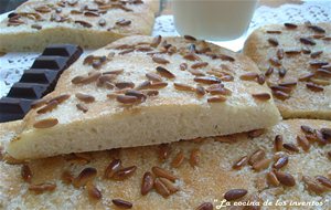 Coca De Forner Con Piñones Y Anís
