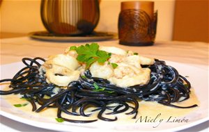 Espaguetis Negros Con Calamares Y Gambas
