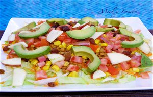 Ensalada De Lentejas Con Aguacate, Pasas Y Manzana
