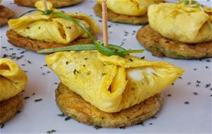 Saquitos Tortilla De Patatas Sobre Calabacín Rebozado