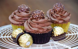 &#161;a Despedir El 2014! Cupcakes De Ferrero Rocher (receta Navideña #4)
