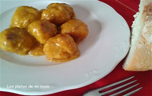 Albondigas Con Salsa De Almendras
