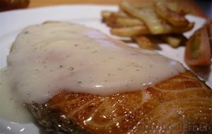 Salmon Con Salsa De Eneldo
