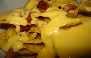 Nachos Con Salsa De Queso Casera Y Rapida
