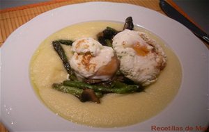 Polenta Con Trigueros, Champiñones Y Huevos Poché
