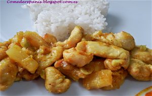 Pollo Con Piña Y Almendras
