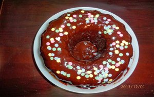 Bundt Cake De Chocolate Con Confetis
