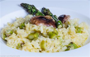 Risotto De Setas Y Espárragos Trigueros.
