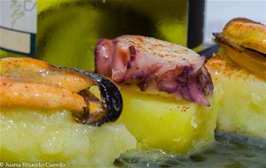 Entrante De Patata Con Pulpo Y Mejillones
