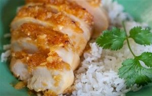 Pollo Con Salsa De Fruta Y Especias
