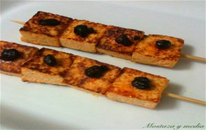 Brochetas De Tofu Japonés Con Salsa Lao Gan Ma
