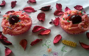 Cupcakes De Vainilla Y Cerezas
