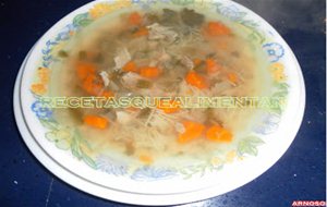 Sopa De Pollo Con Verduras Y Fideos
