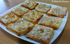 Canapés De Sobrasada, Queso Curado Y Miel
