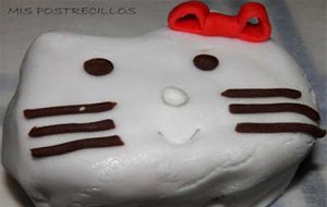 Mini Tarta Hello Kitty
