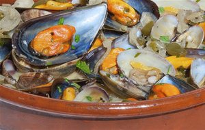 Cazuela De Almejas Y Mejillones
