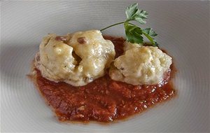 Coliflor Gratinada Con Salsa De Tomate
