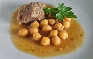 Garbanzos Con Costillas