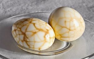 Huevos Marmolados Rellenos De Aguacate Y Salmón Ahumado