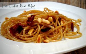 Spaghetti Con Piñón Y Chile De Árbol
