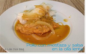 Pollo Con Mostaza Y Salsa En La Olla Lenta
