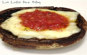 Hongo Portobello Con Queso Y Tomate
