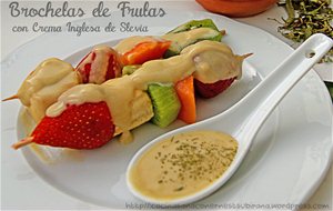 Brochetas De Frutas Con Crema Inglesa De Stevia