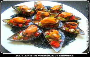 Mejillones En Vinagreta De Verduras