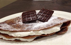 Crepes De Chocolate Y Nata
