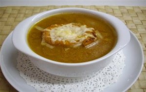 Sopa De Cebolla Al Vino
