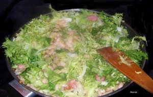 Ensalada De Judías Blancas Y Salchichas Salteadas
